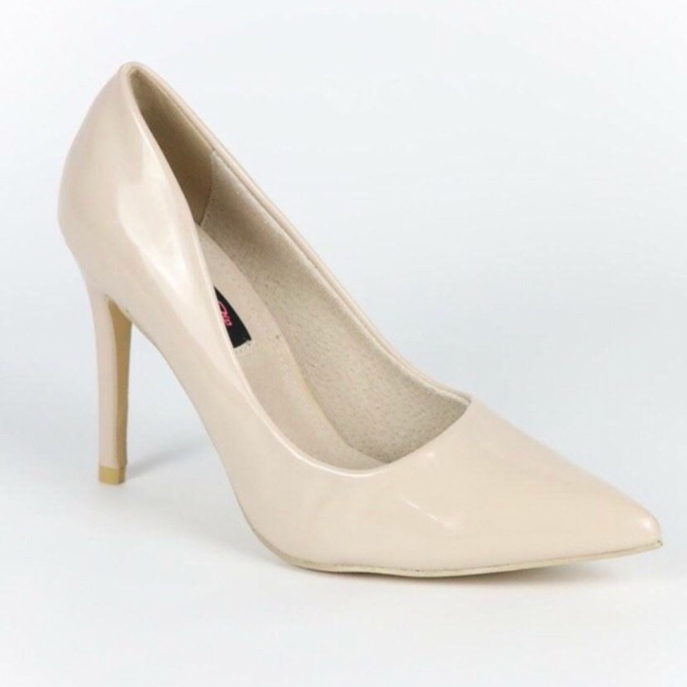 Nude heels. NEVER worn!